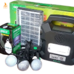 Kit d’éclairage solaire portatif GD LITE avec lampe, radio FM et lecteur MP3
